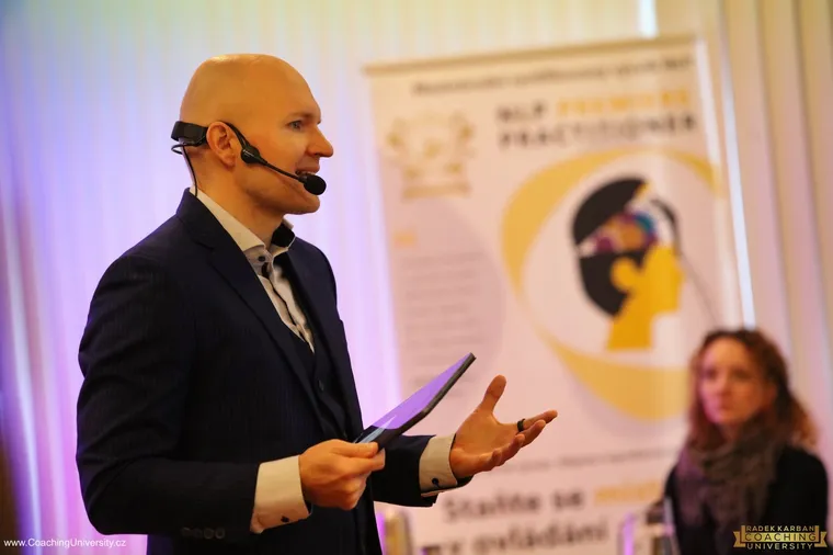 Radek Karban vede výcvik NLP Premiere Practitioner