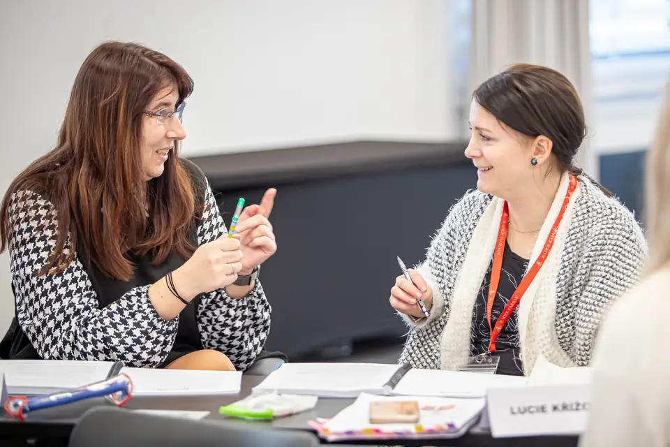 Koučovací trénink ve dvojici na výcviku Coaching University — rozhovor, který jde k příčině